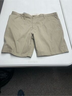 Dockers Sz. 42 Men's Classic Khaki Chino Shorts